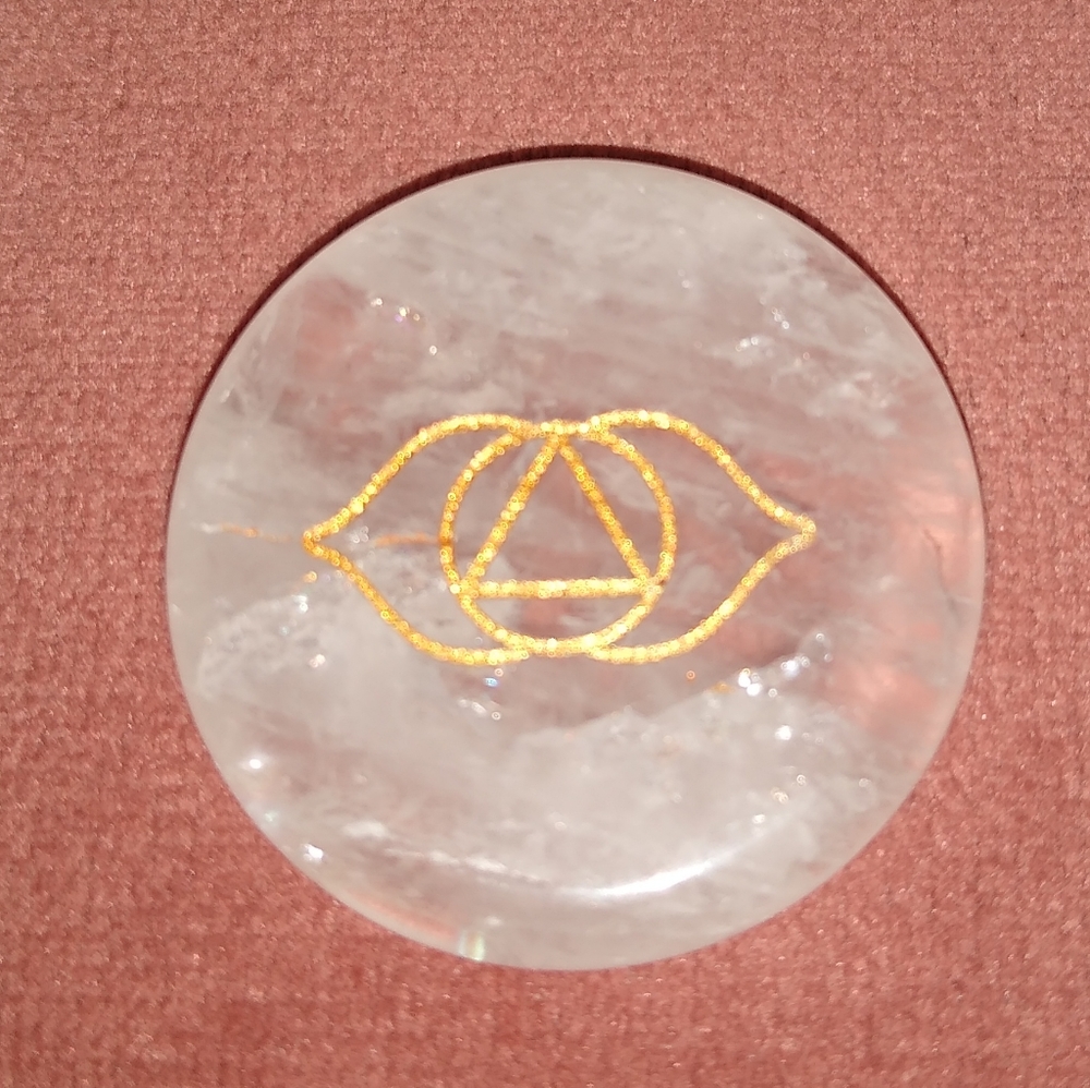 White Quartz Palm Stone Third Eye Symbol Chakra Round Pocket Gemstone New